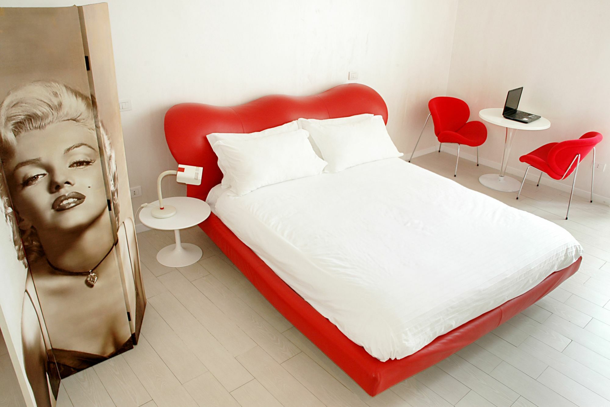 Wrh Trastevere Рим Номер фото